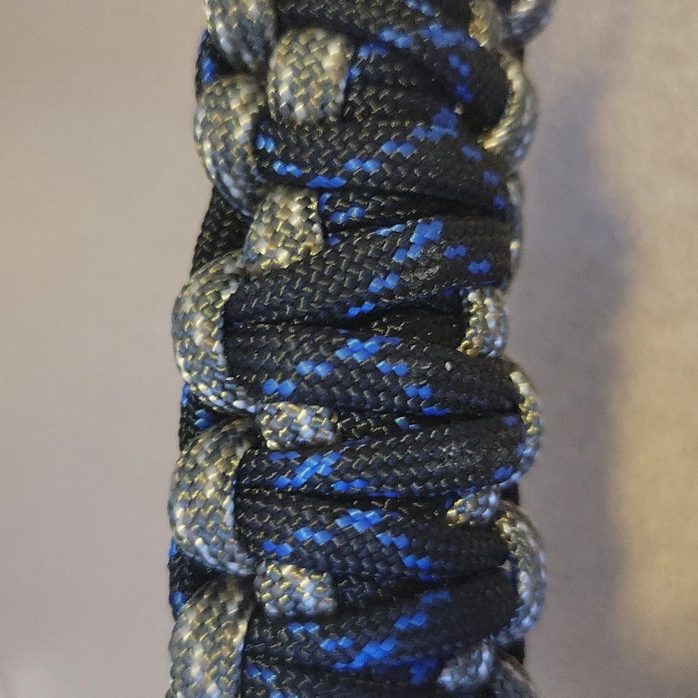 Quick release paracord Keychain - Picture 2 of 3